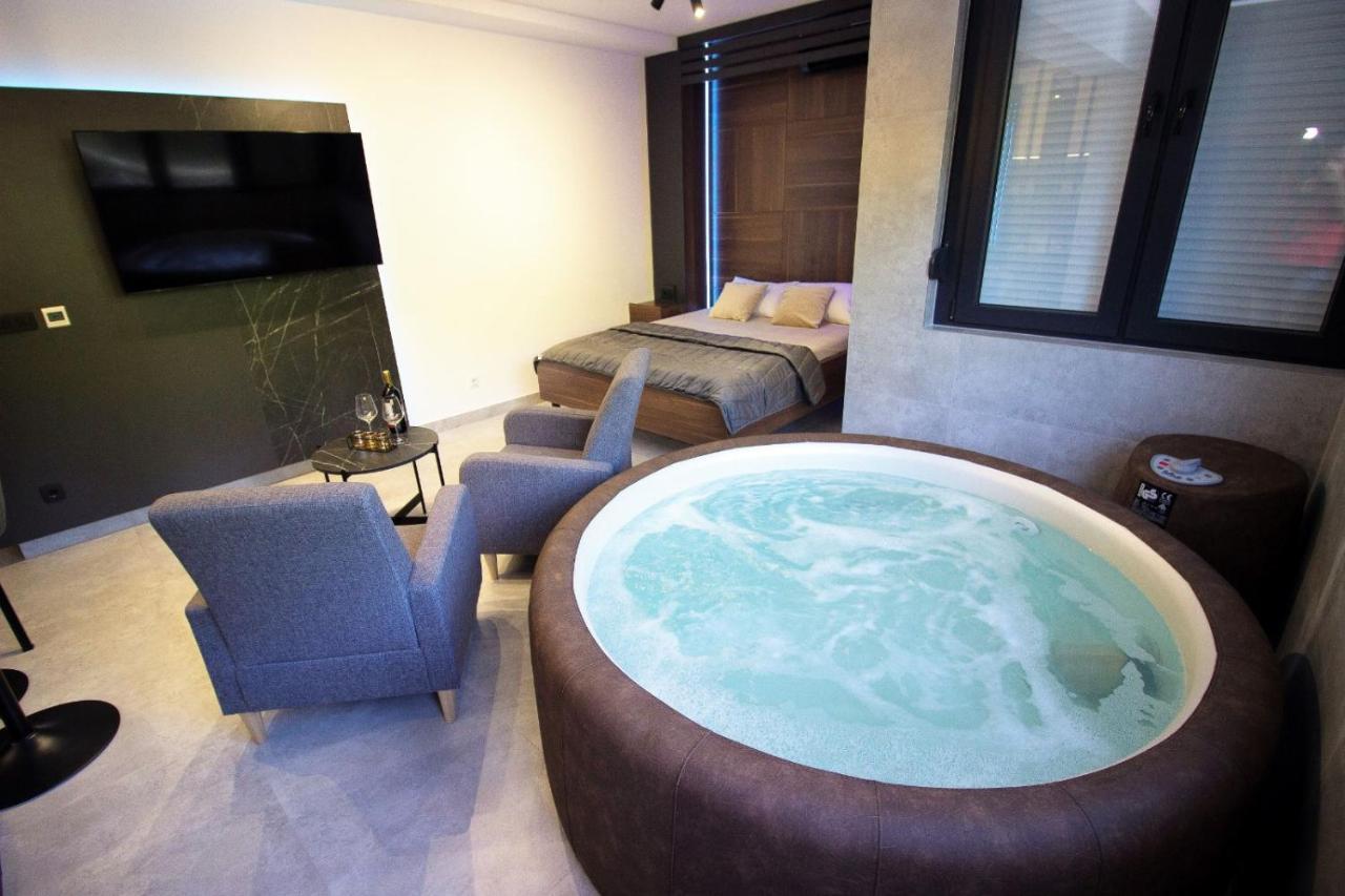 Jacuzzi Sauna SelfCheckIn Mystic Mostar Esterno foto