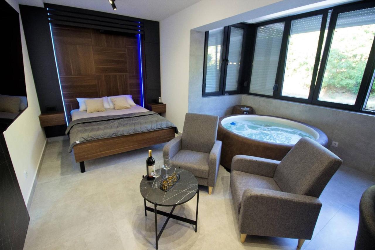 Jacuzzi Sauna SelfCheckIn Mystic Mostar Esterno foto